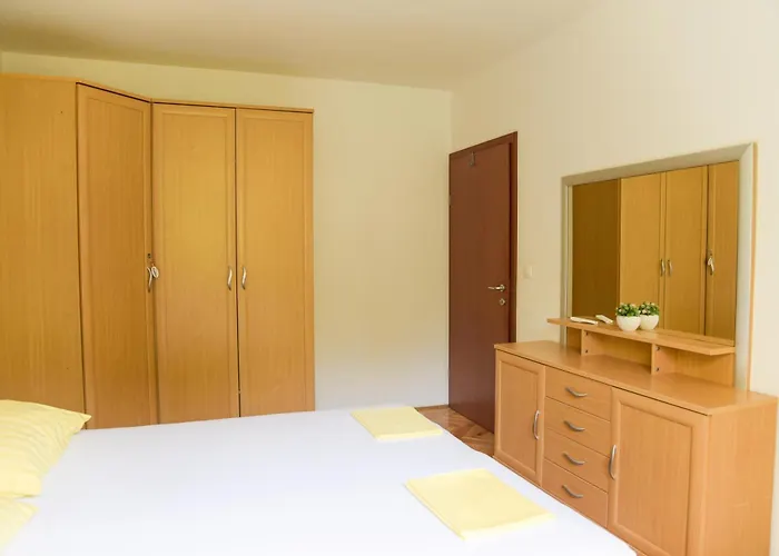 Iskra Apartamento